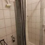 Hostel Room-ivann *