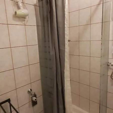 Hostal Room-ivann *